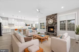 13712 Long Ridge Dr, Gainesville, VA 20155 - Photo 4