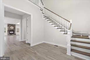 13712 Long Ridge Dr, Gainesville, VA 20155 - Photo 2