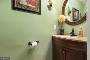 8107 Landfall Ct, Gainesville, VA 20155 - Photo 18