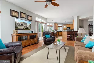 8107 Landfall Ct, Gainesville, VA 20155 - Photo 8