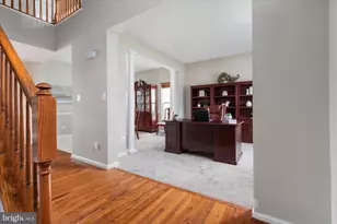 8107 Landfall Ct, Gainesville, VA 20155 - Photo 2