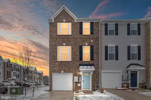 10318 Heritage Trl Ct, Manassas, VA 20109 - Photo 2