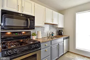 12040 Cardamom Dr, Woodbridge, VA 22192 - Photo 8