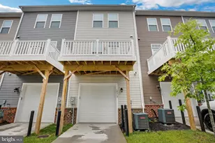 18315 Reaper Hill Unit Ct, Triangle, VA 22172 - Photo 4