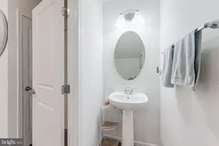 6908 Kona Dr, Gainesville, VA 20155 - Photo 12