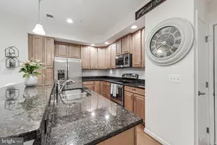 6908 Kona Dr, Gainesville, VA 20155 - Photo 14