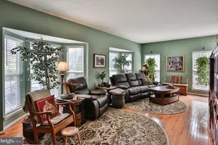 5111 Lands End Ct, Dumfries, VA 22025 - Photo 2