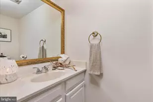 124 E Colonial Dr, Occoquan, VA 22125 - Photo 14