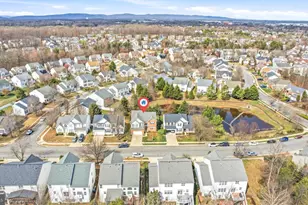 8304 Tenbrook Dr, Gainesville, VA 20155 - Photo 6