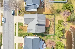 8304 Tenbrook Dr, Gainesville, VA 20155 - Photo 4