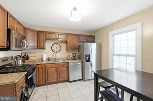 10112 Copeland Dr, Manassas, VA 20109 - Photo 2