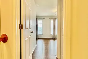 15706 John Diskin Cir, Woodbridge, VA 22191 - Photo 18