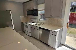 1717 Varsity Dr, Woodbridge, VA 22191 - Photo 2