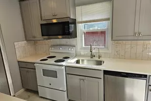 1717 Varsity Dr, Woodbridge, VA 22191 - Photo 4