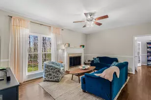 13104 Holly Leaf Ct, Woodbridge, VA 22192 - Photo 4