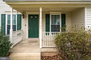 5568 Roundtree Dr, Woodbridge, VA 22193 - Photo 6