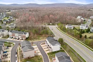 15918 Mackenzie Manor Dr, Haymarket, VA 20169 - Photo 4