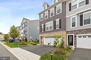 10572 Waterbury Woods Way, Manassas, VA 20112 - Photo 2