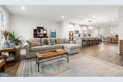 10572 Waterbury Woods Way, Manassas, VA 20112 - Photo 6