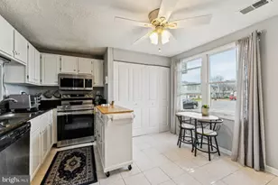 10119 Statesboro Ct, Manassas, VA 20109 - Photo 8