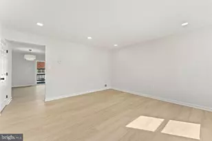 4612 Charlton Ct, Woodbridge, VA 22193 - Photo 2