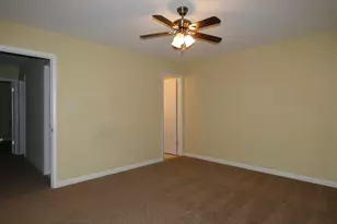 3495 Castle Hill Dr, Woodbridge, VA 22193 - Photo 28