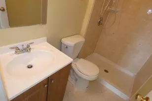 3495 Castle Hill Dr, Woodbridge, VA 22193 - Photo 14