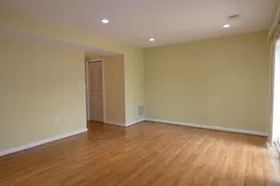 3495 Castle Hill Dr, Woodbridge, VA 22193 - Photo 8