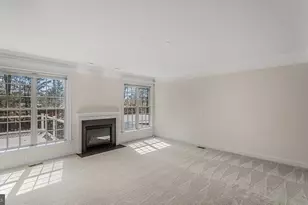 5664 Liberty Manor Cir, Woodbridge, VA 22193 - Photo 8