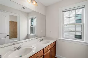 5664 Liberty Manor Cir, Woodbridge, VA 22193 - Photo 24