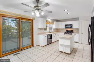 15385 Bevanwood Dr, Woodbridge, VA 22193 - Photo 12