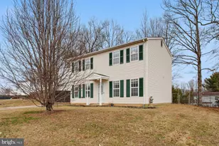 14367 Springbrook Ct, Woodbridge, VA 22193 - Photo 2