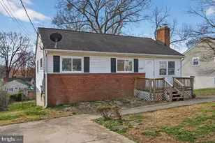 1597 Katherine Ct, Woodbridge, VA 22191 - Photo 2