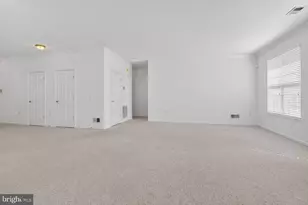 17602 Four Seasons Dr, Dumfries, VA 22025 - Photo 10