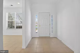 17602 Four Seasons Dr, Dumfries, VA 22025 - Photo 2