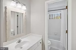 3937 Leaf Lawn Ln, Woodbridge, VA 22192 - Photo 26