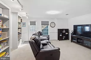 3937 Leaf Lawn Ln, Woodbridge, VA 22192 - Photo 42