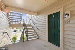 1031 Gardenview Loop, Woodbridge, VA 22191 - Photo 4