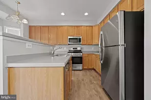 15330 Bronco Way, Woodbridge, VA 22193 - Photo 6