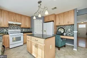 8300 Wallace Ln, Manassas, VA 20109 - Photo 10