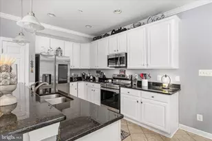 2464 Eastbourne Dr, Woodbridge, VA 22191 - Photo 18