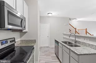5095 Anchorstone Dr, Woodbridge, VA 22192 - Photo 16