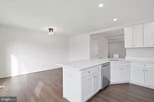 14275 Newbern Loop, Gainesville, VA 20155 - Photo 4