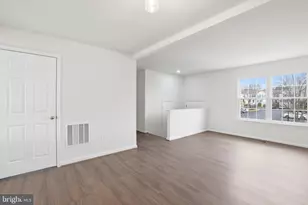 14275 Newbern Loop, Gainesville, VA 20155 - Photo 12