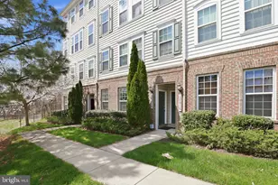 14814 Mason Creek Cir, Woodbridge, VA 22191 - Photo 1