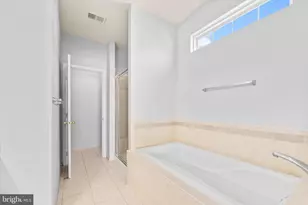 16454 Kenneweg Ct, Woodbridge, VA 22191 - Photo 42