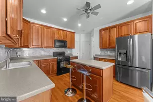 16135 Sheringham Way, Gainesville, VA 20155 - Photo 24