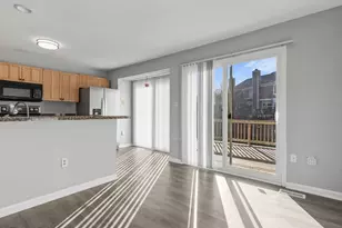 11553 Hill Meade Ln, Woodbridge, VA 22192 - Photo 4