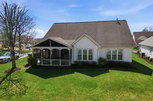 6369 Avington Pl, Gainesville, VA 20155 - Photo 4