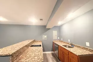 10196 Breezeway Dr, Nokesville, VA 20181 - Photo 2